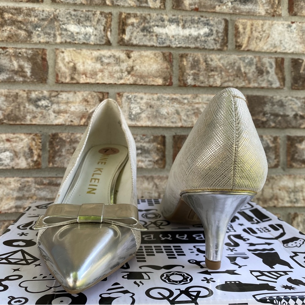 Metallic silver retro heels